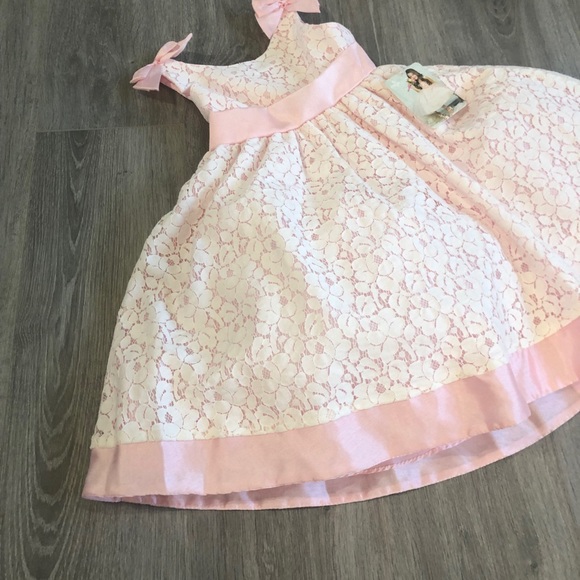 Flower girls dresses - Picture 4 of 8